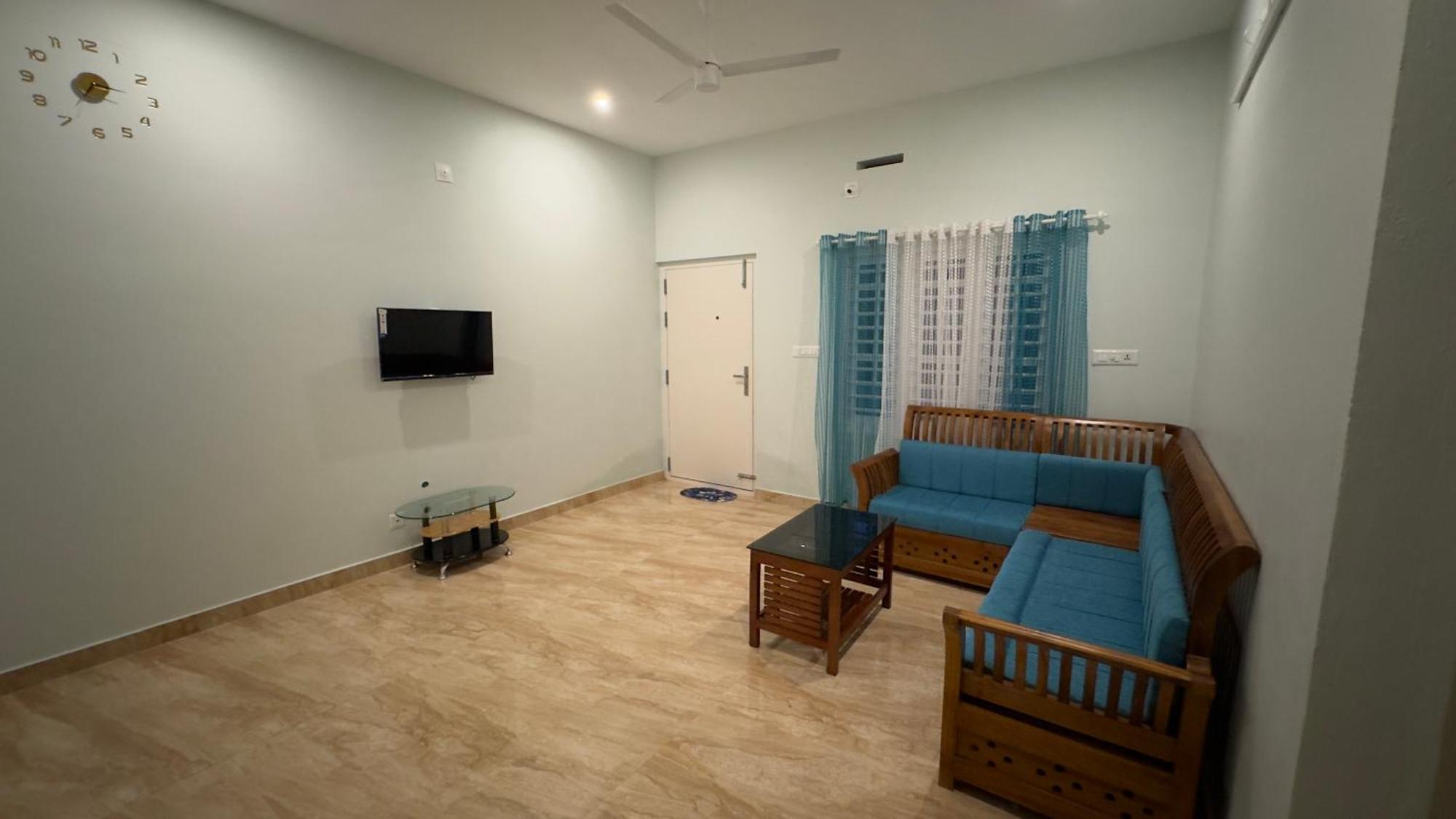 The Karlyle Homestay Vaduvanchal エクステリア 写真